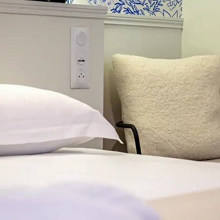 Petit Vicomte Joli Place Du Vieux Marche